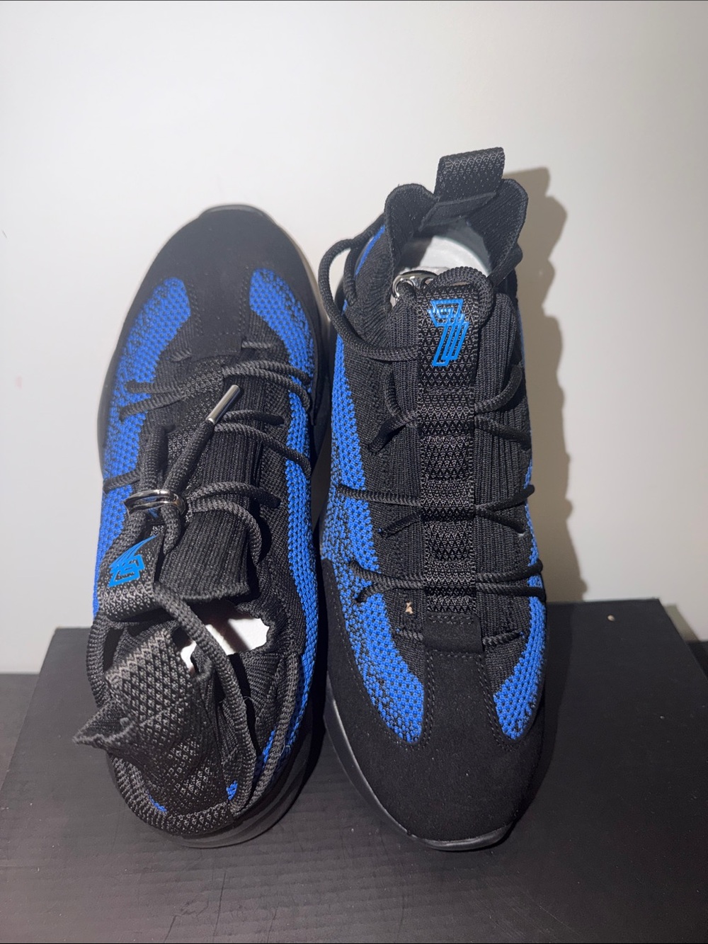 🎰👟🎰 Triple 7 Black and Blue Comforting Sneaker - Size 9M